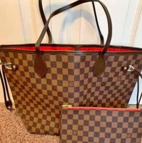 Louis Vuitton Handbags - Authentic Louis Vuitton purse